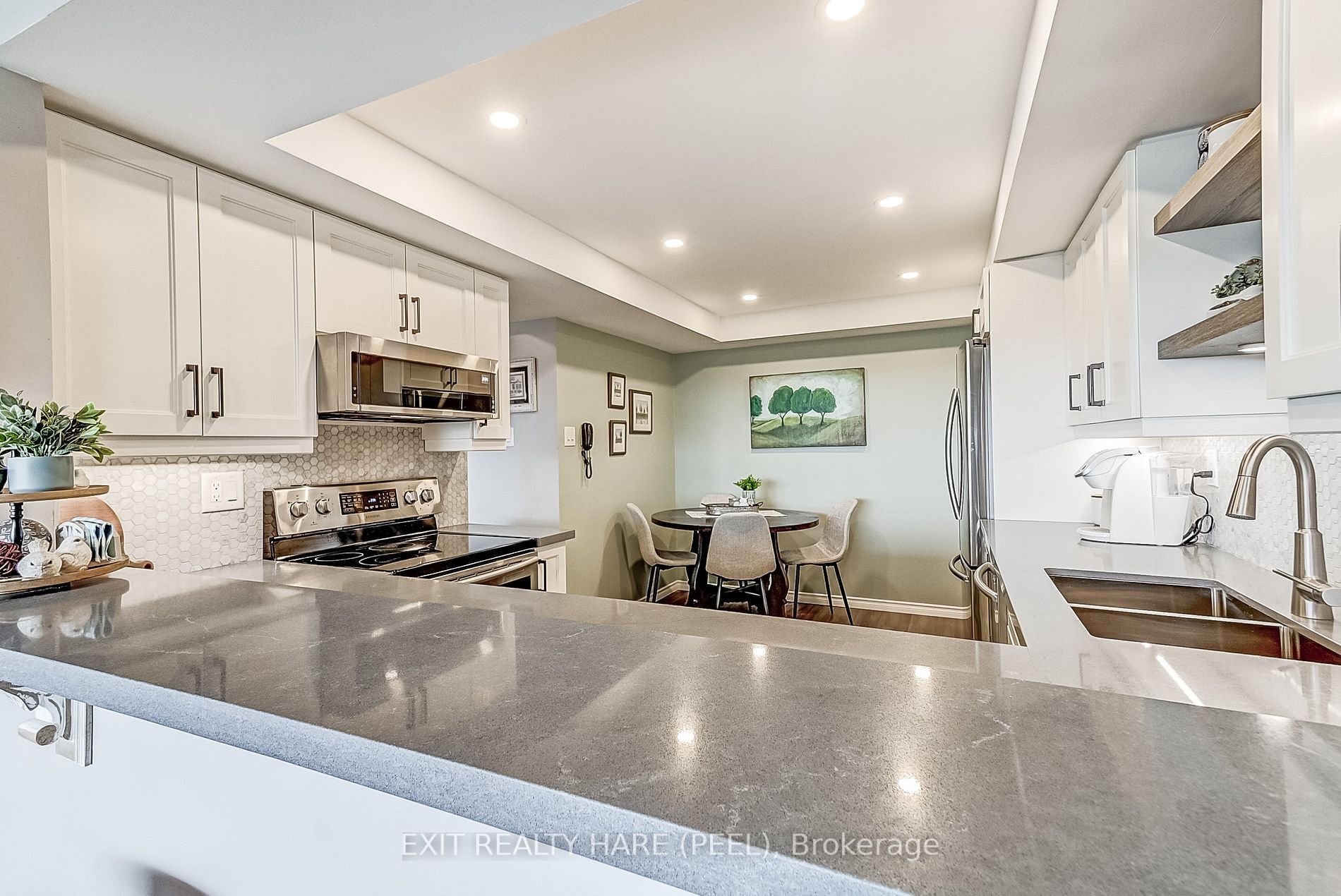 330 Mill St S, #906
