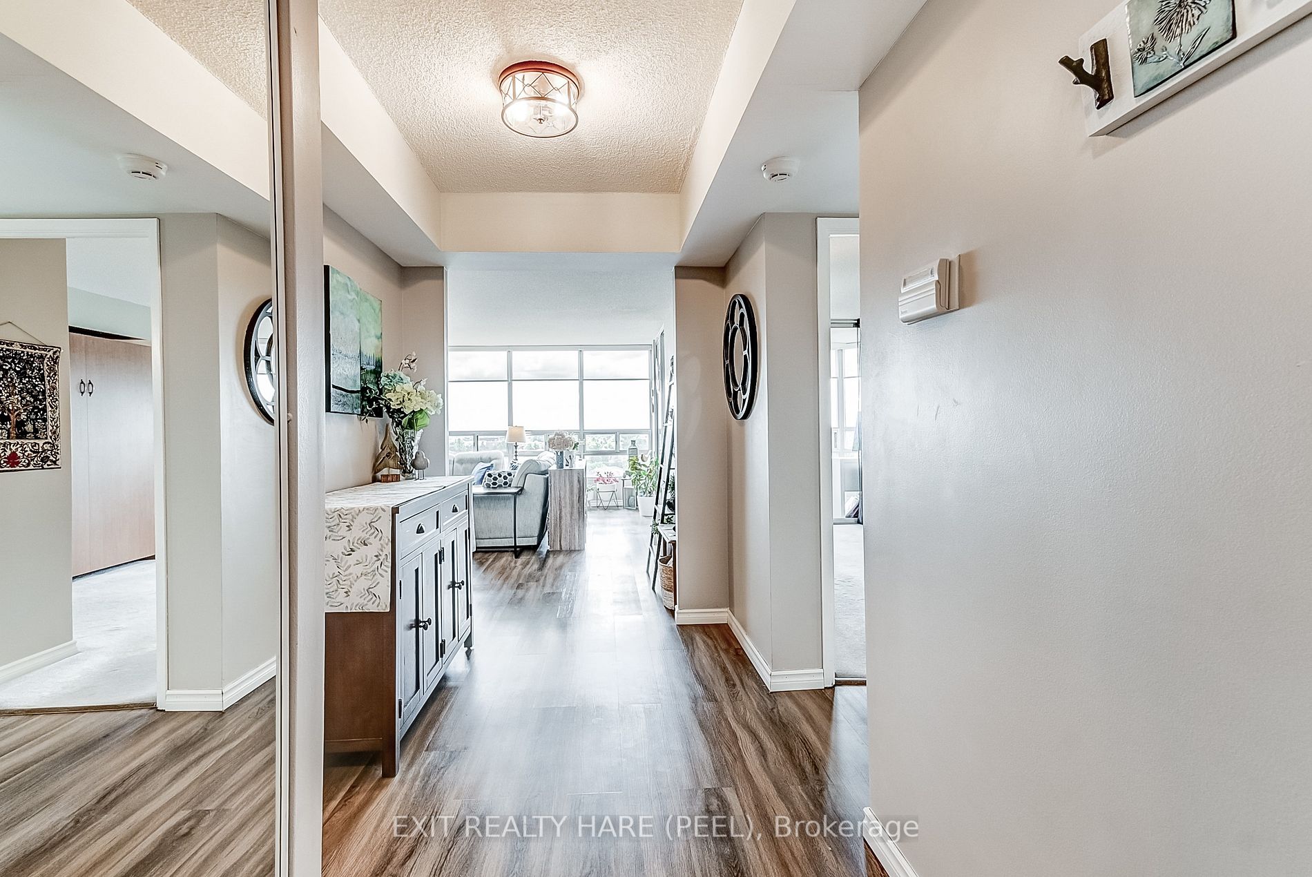 330 Mill St S, #906