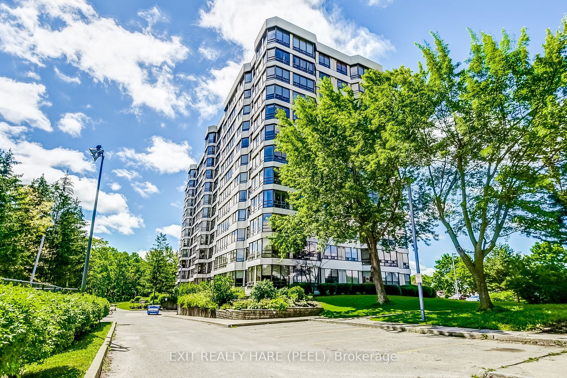 330 Mill St S, #906