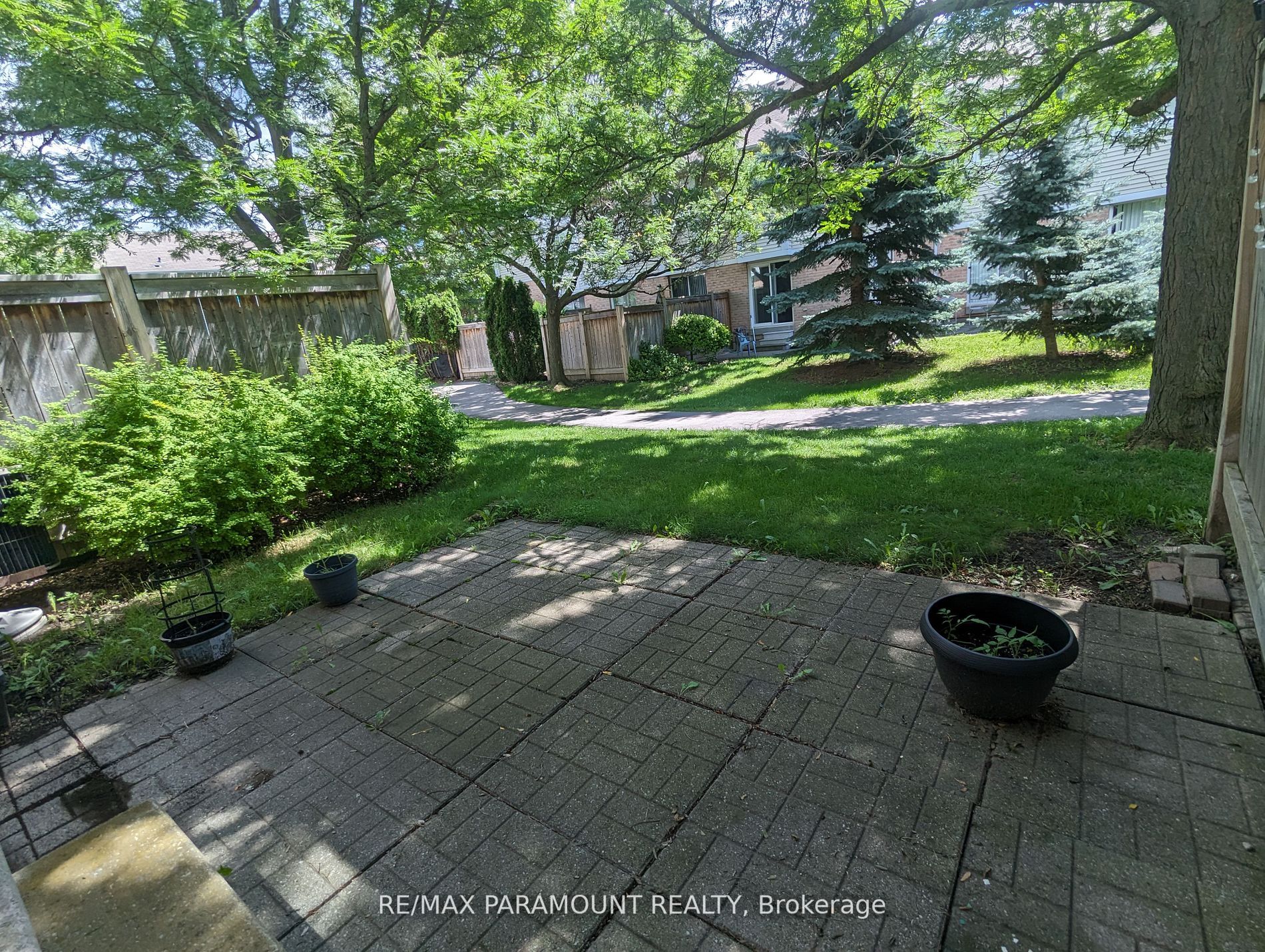 37 Wickstead Crt, #37