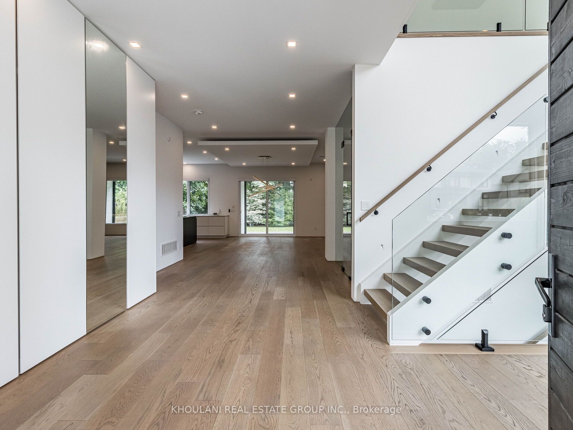 2113 Courtland Cres