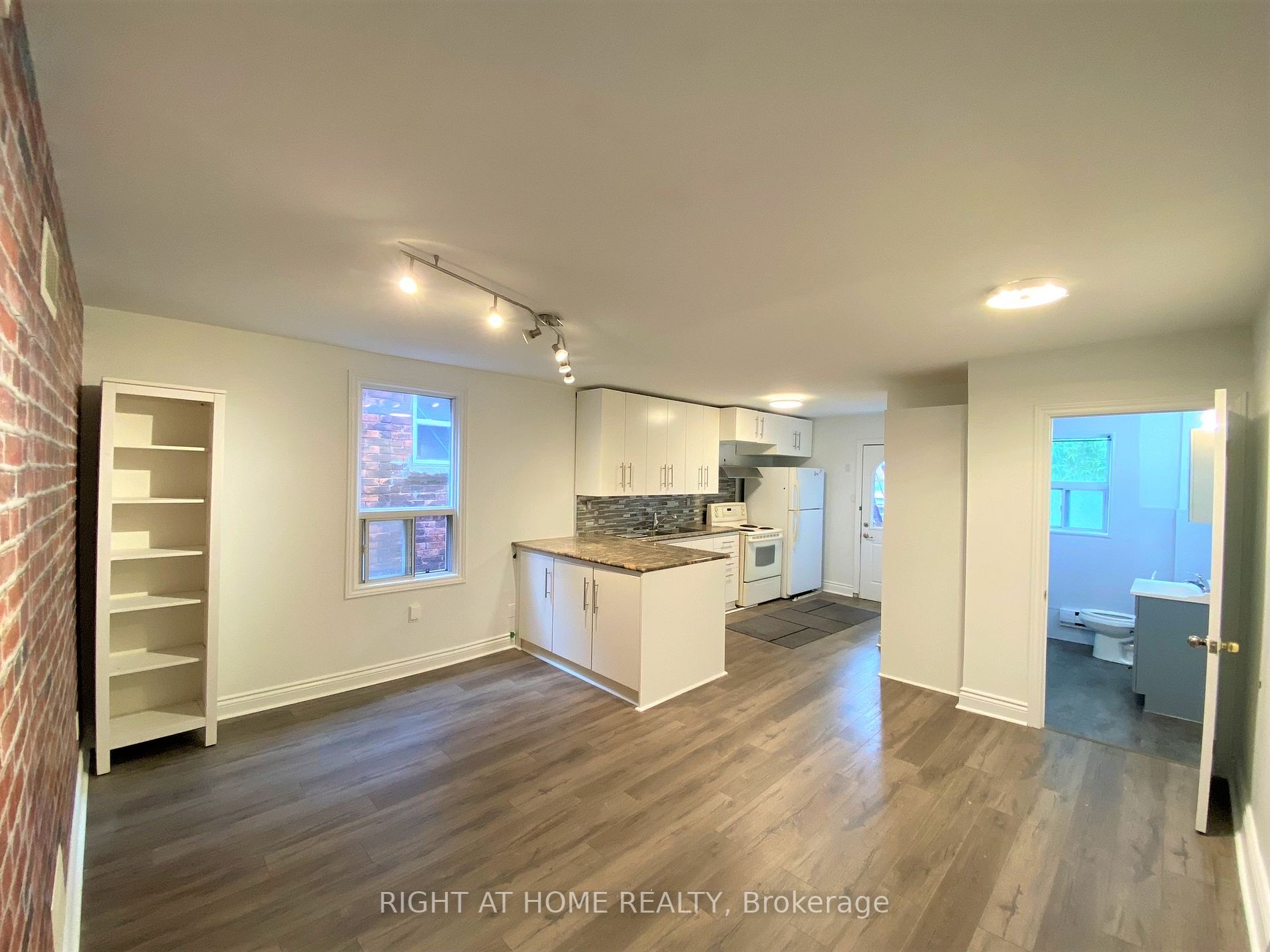 351 Delaware Ave, #(Upper)