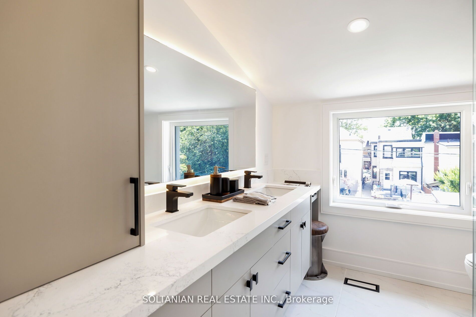 37 Burnfield Ave