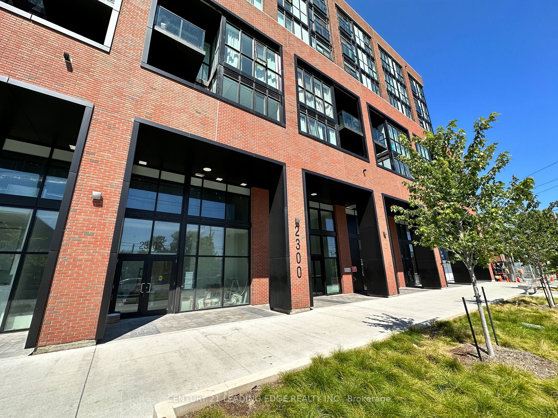 2300 St. Clair Ave W, #116