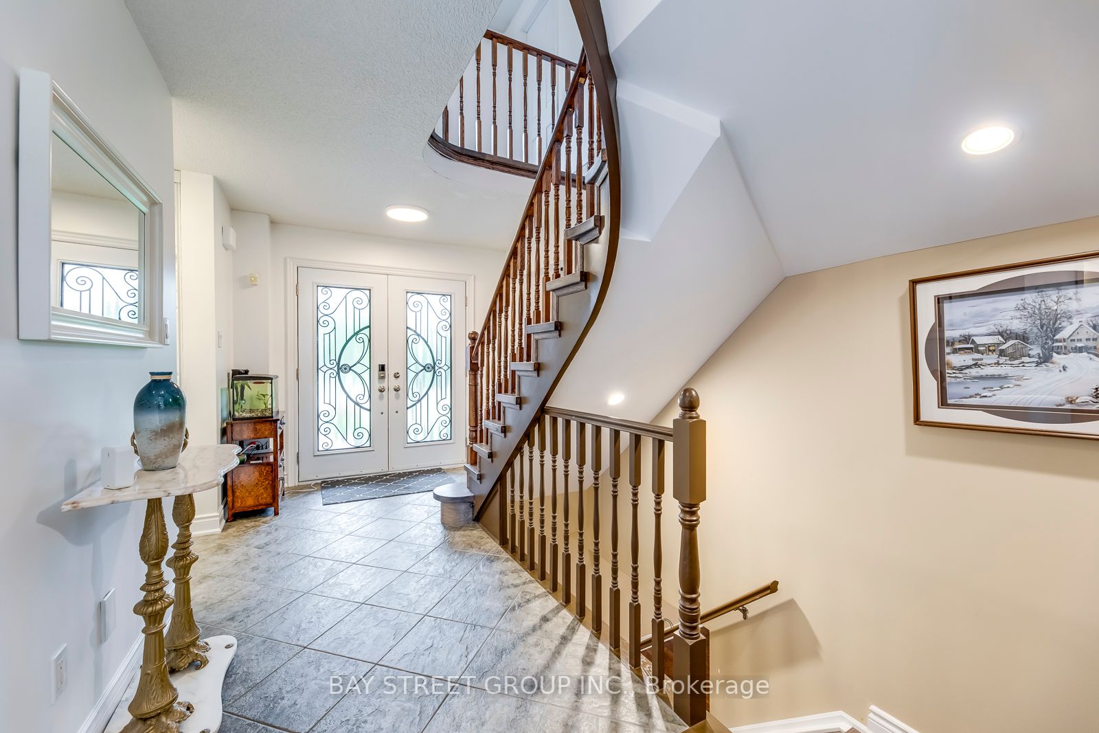 1469 Reeves Gate