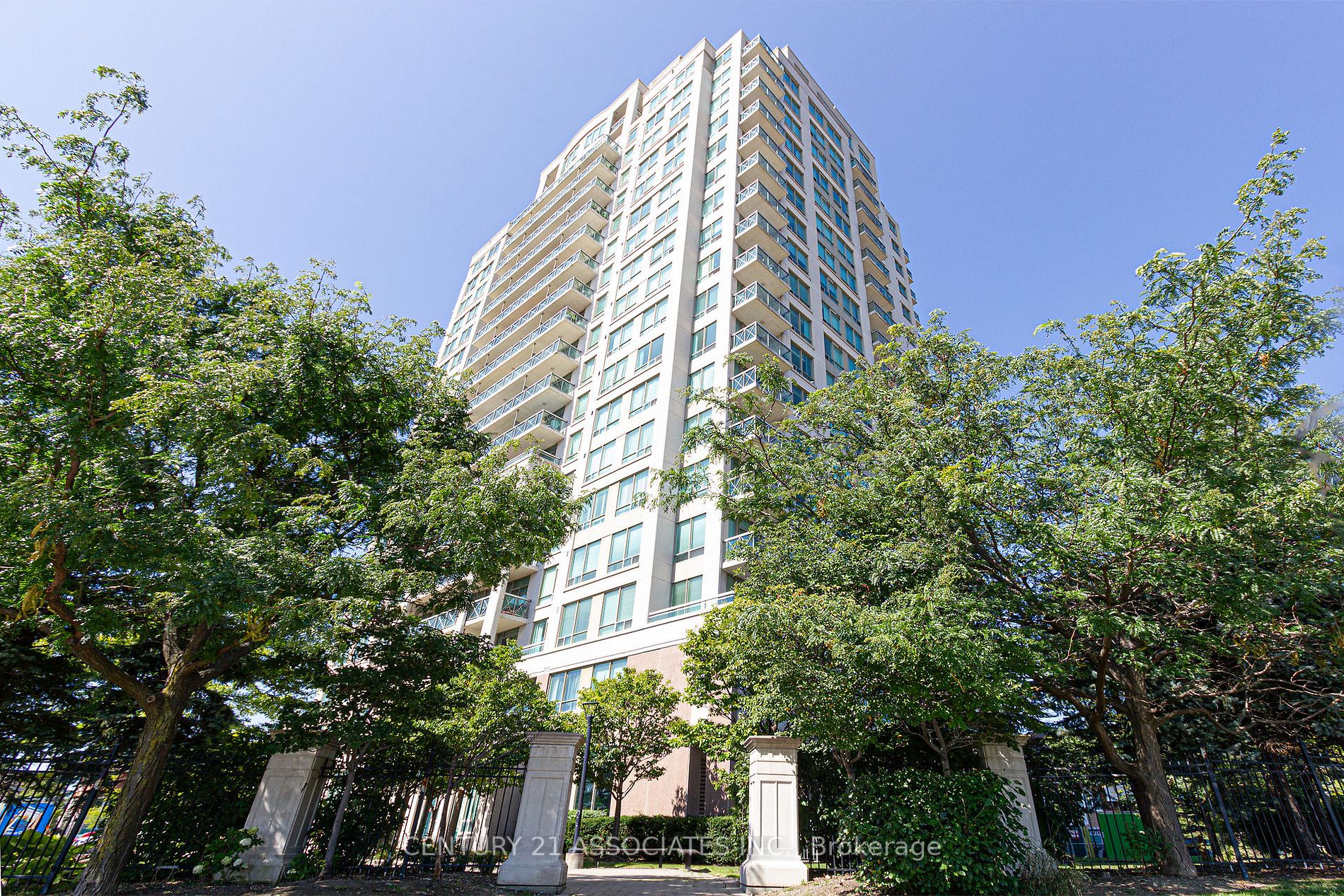 1359 Rathburn Rd E, #1503