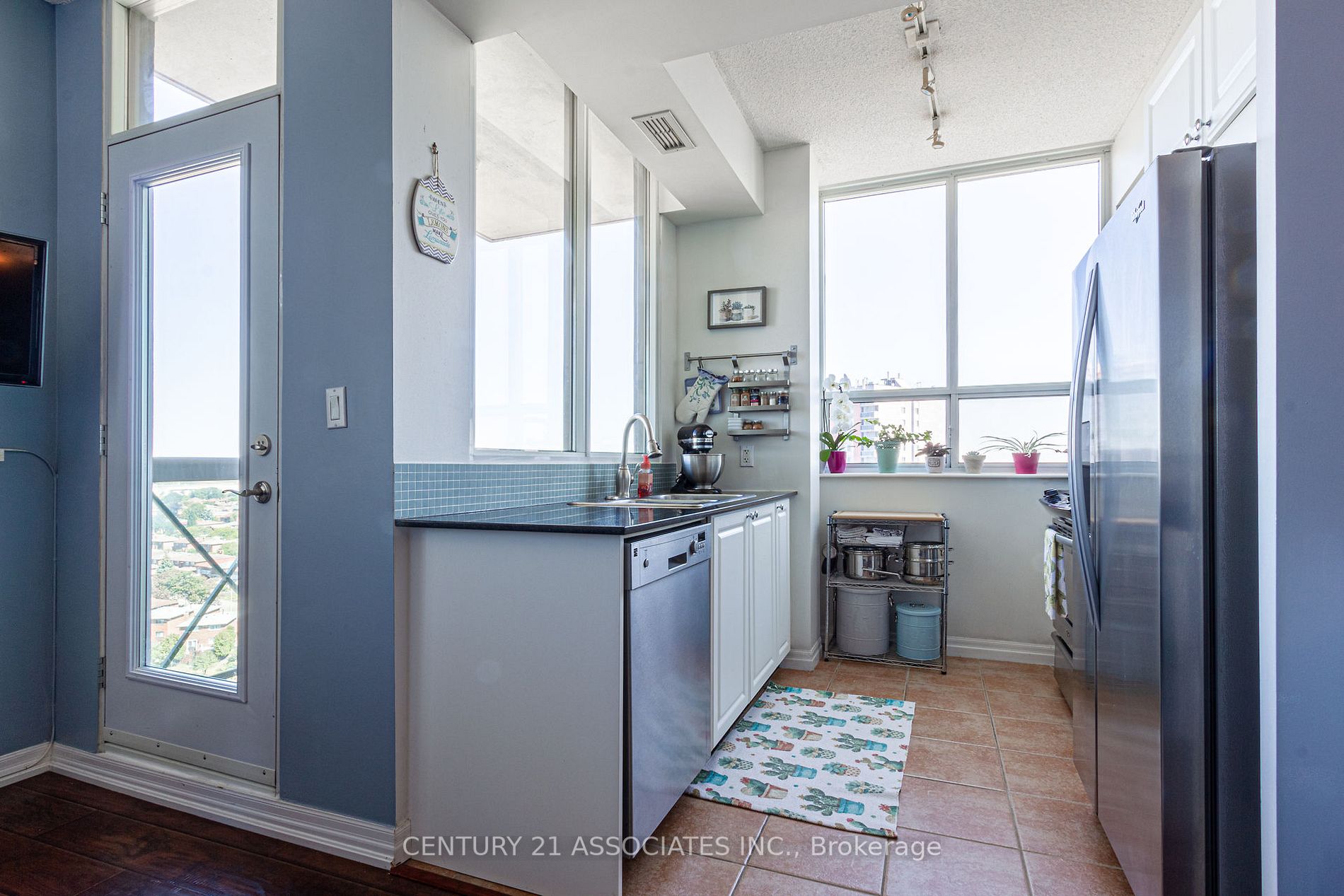 1359 Rathburn Rd E, #1503