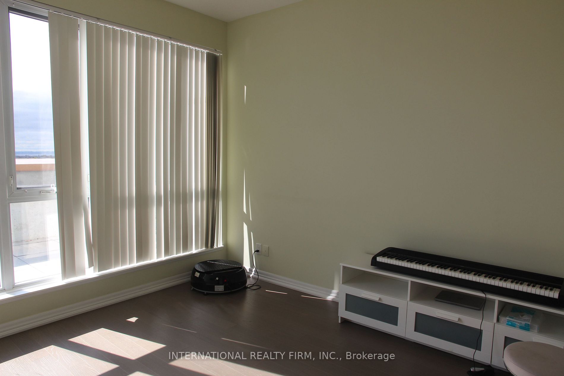 5001 Corporate Drive #704