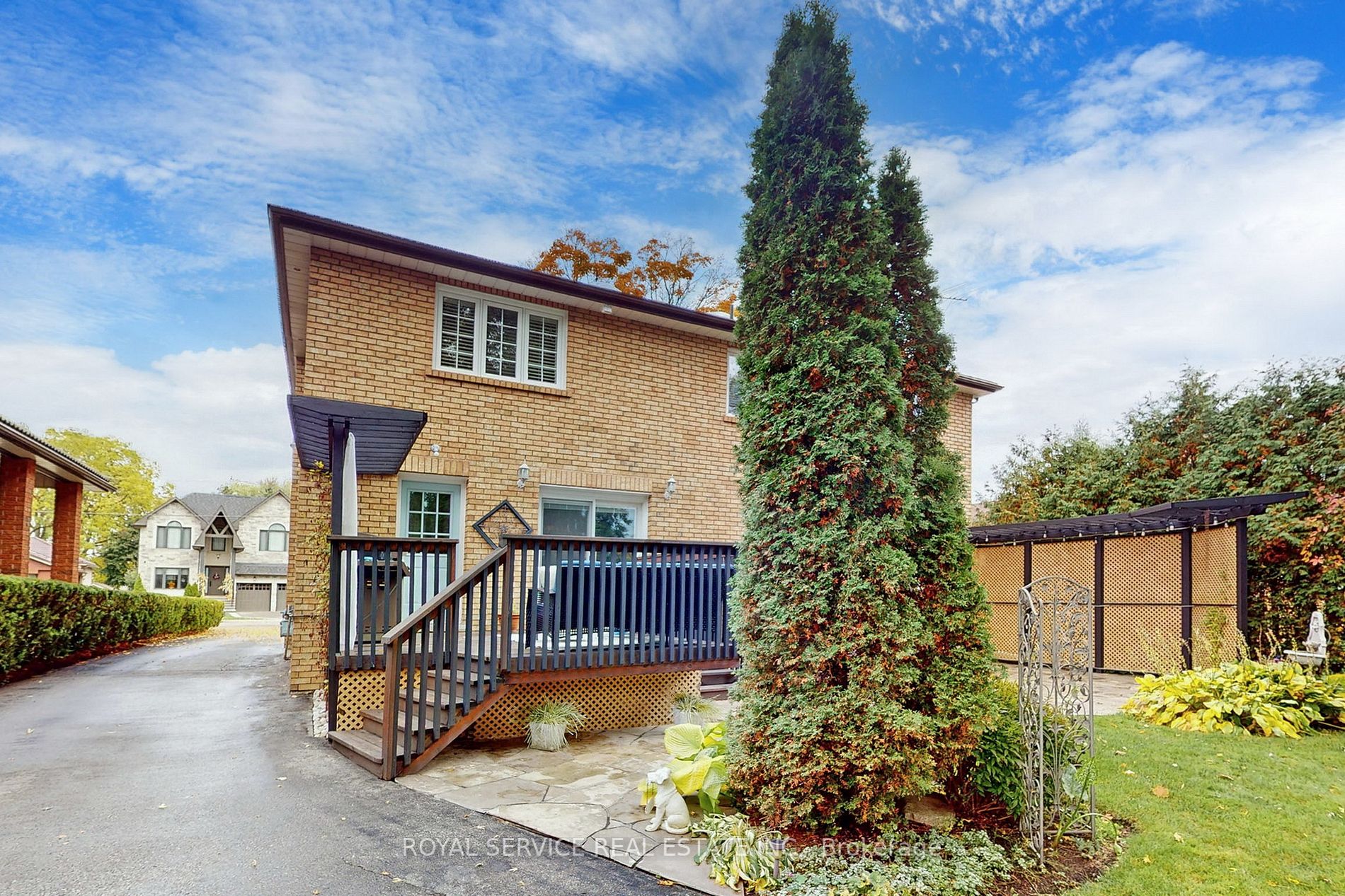1486 Myron Dr