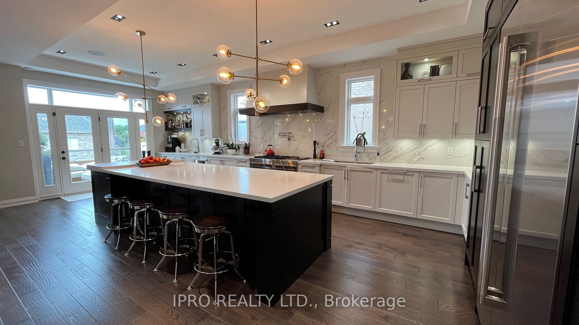 33 Foxtail Crt