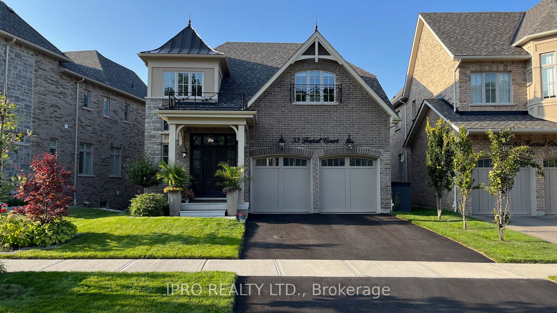 33 Foxtail Crt