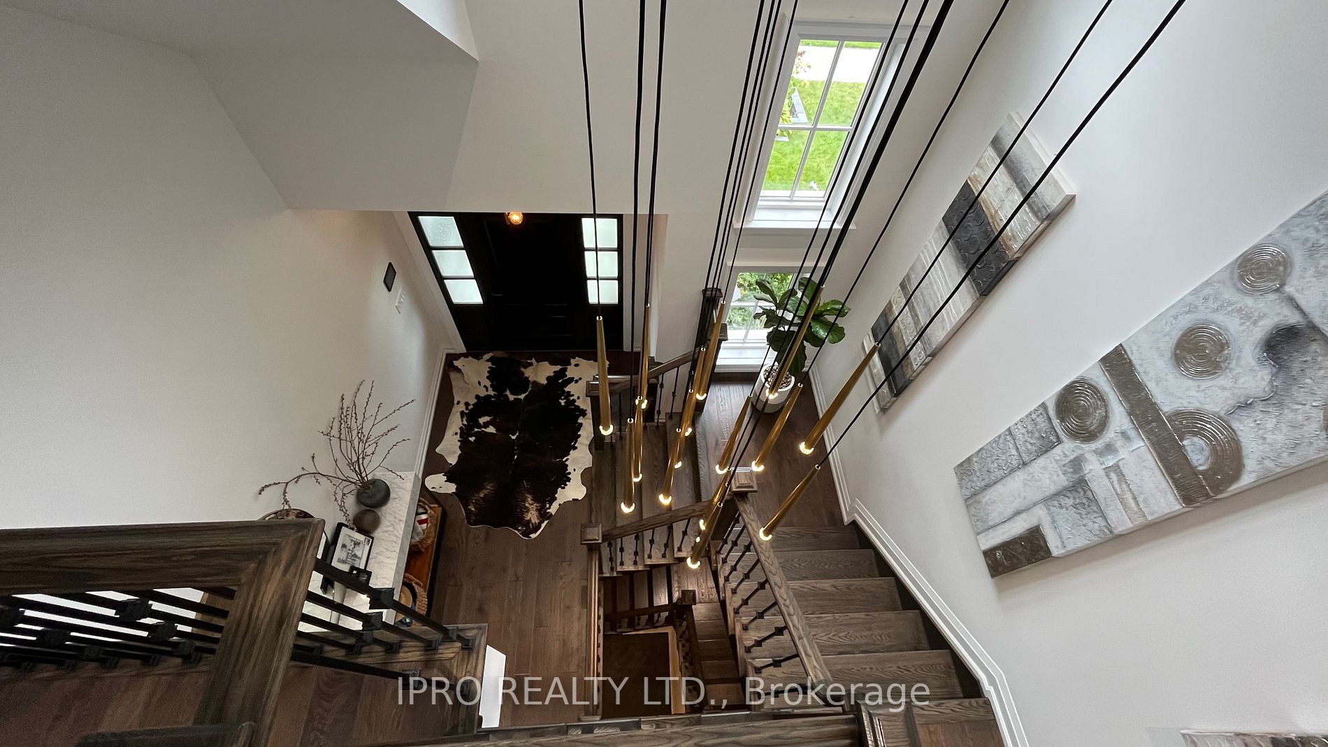 33 Foxtail Crt