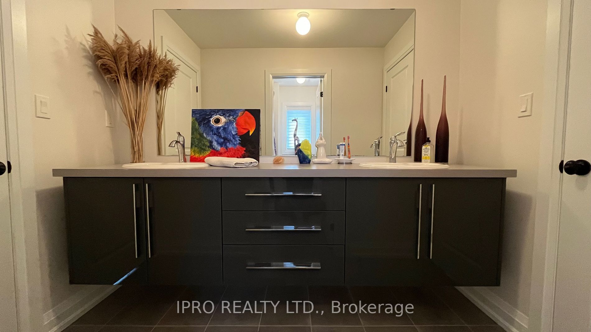 33 Foxtail Crt