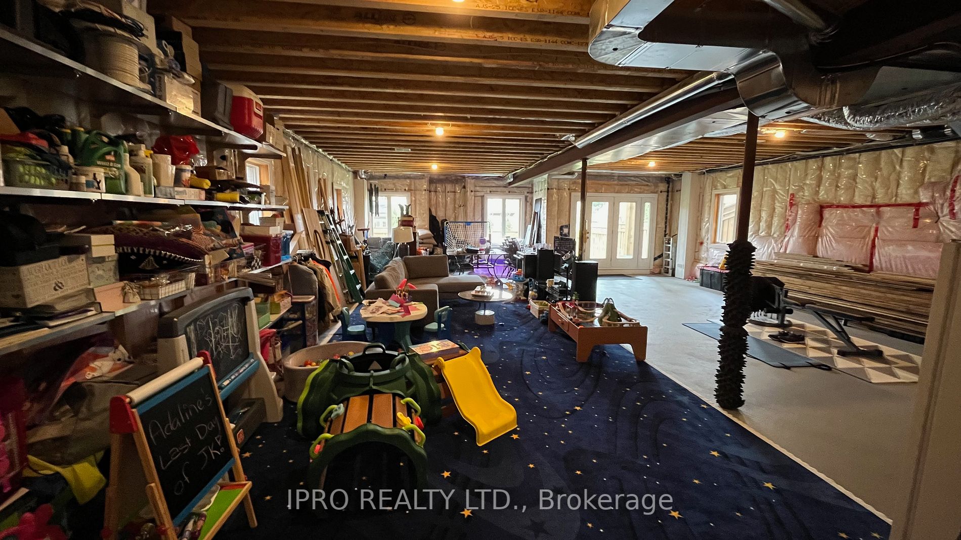 33 Foxtail Crt