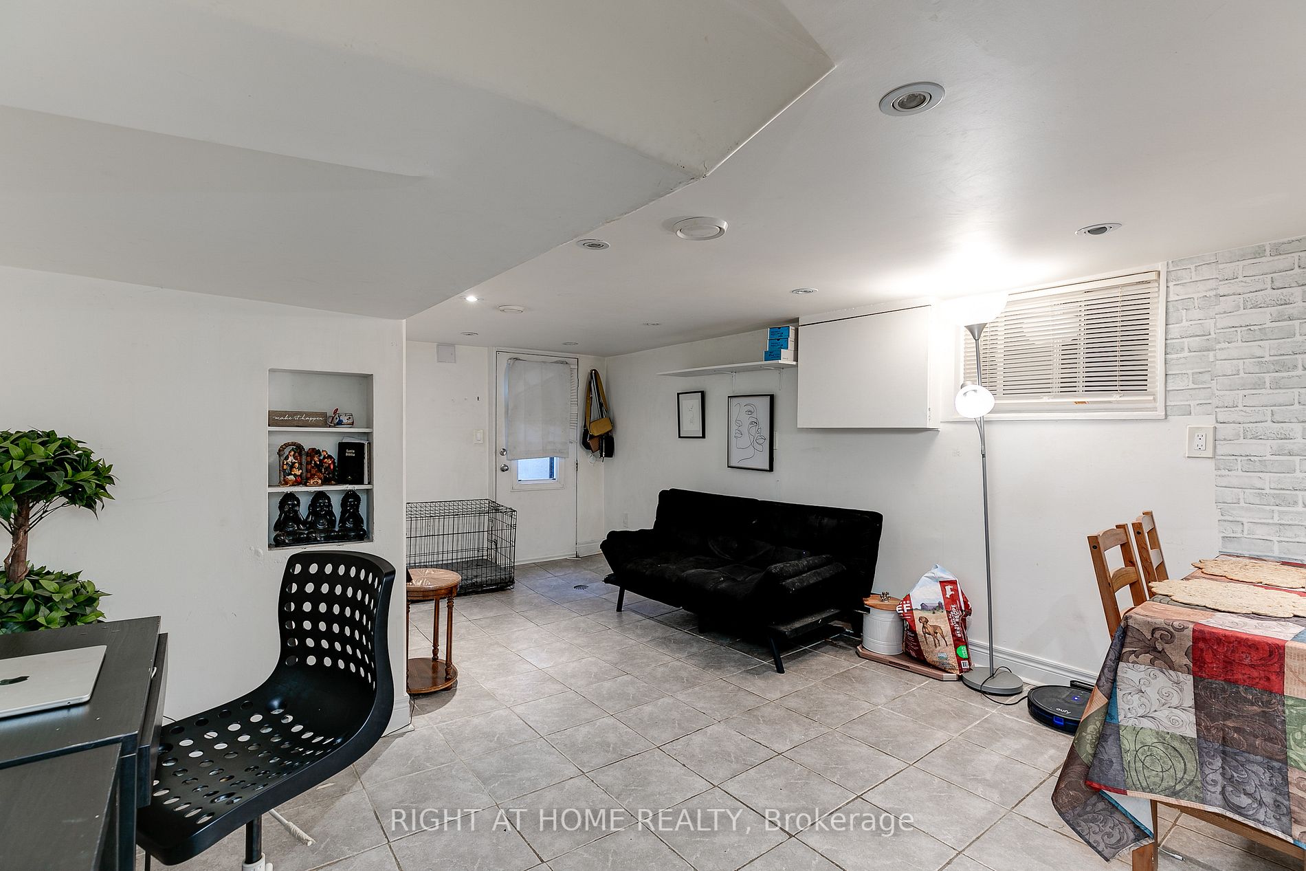 84 Rosethorn Avenue