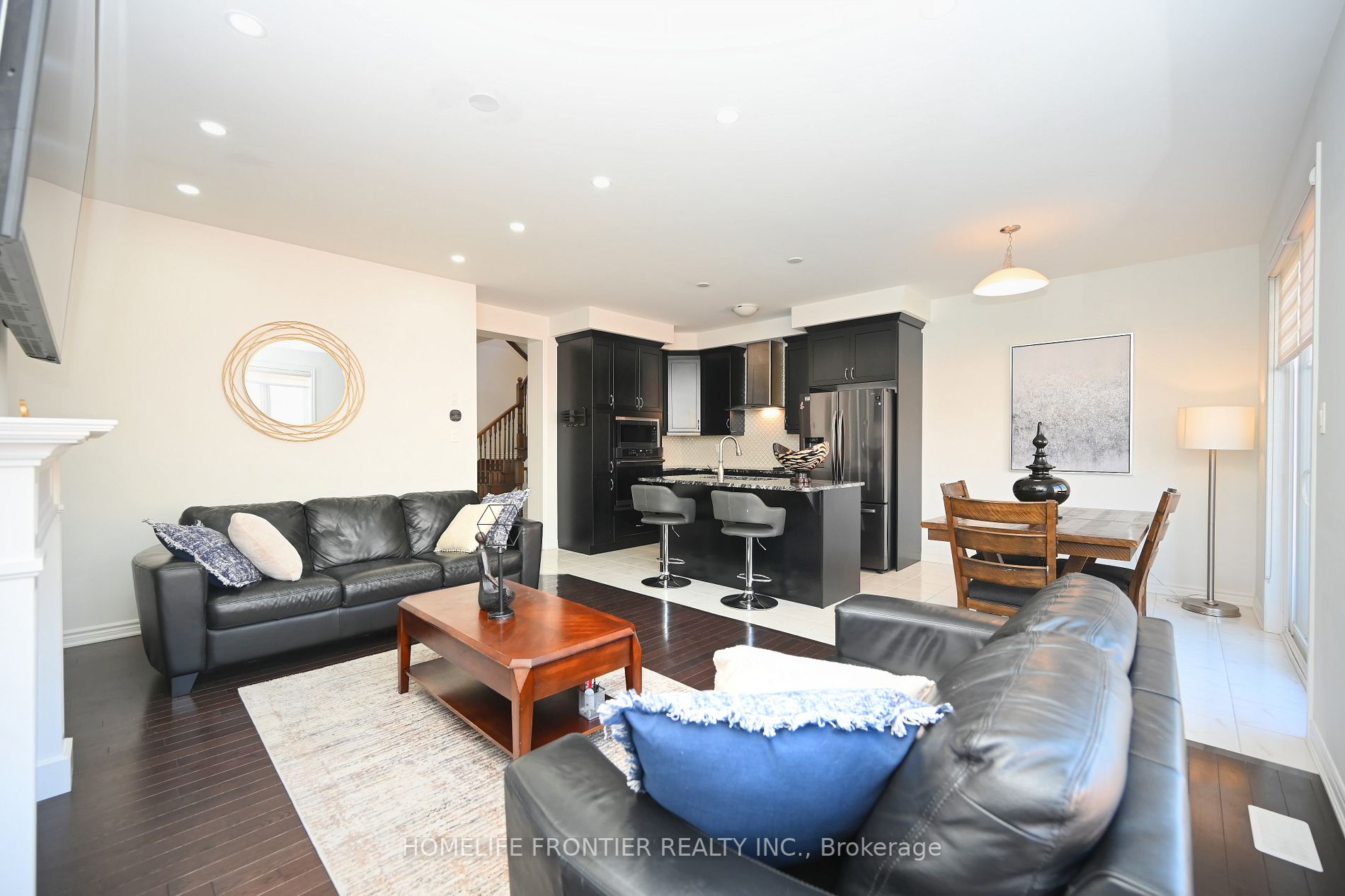 921 Chestnut Hts