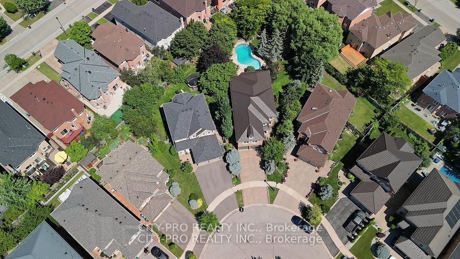 5121 Parkplace Circ