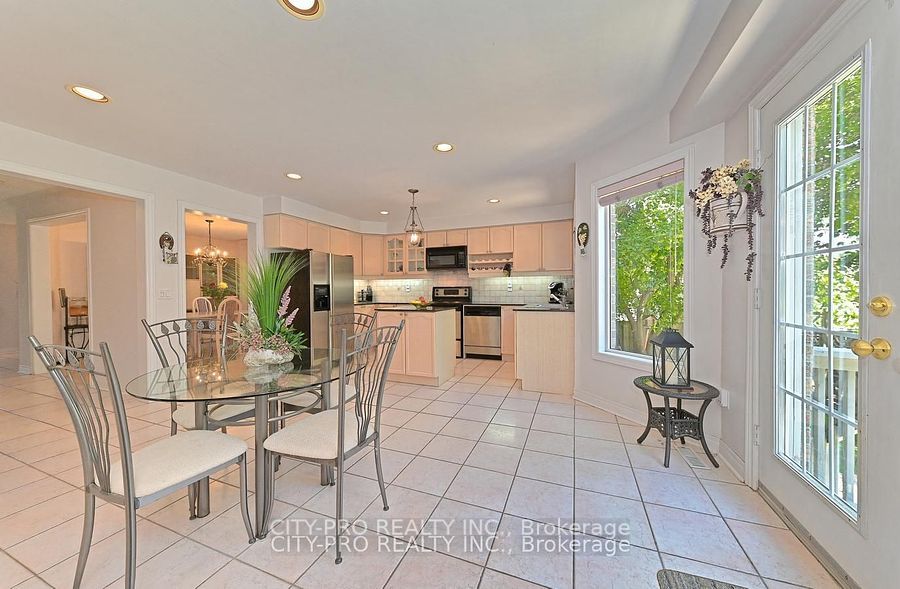 5121 Parkplace Circ