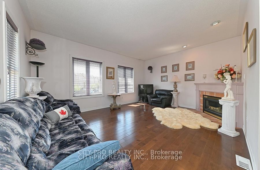 5121 Parkplace Circ