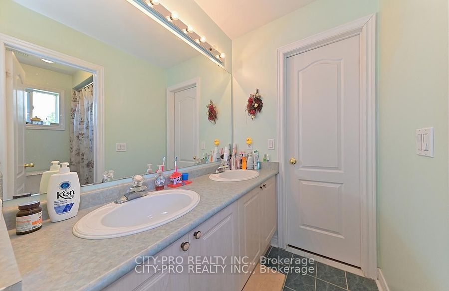 5121 Parkplace Circ