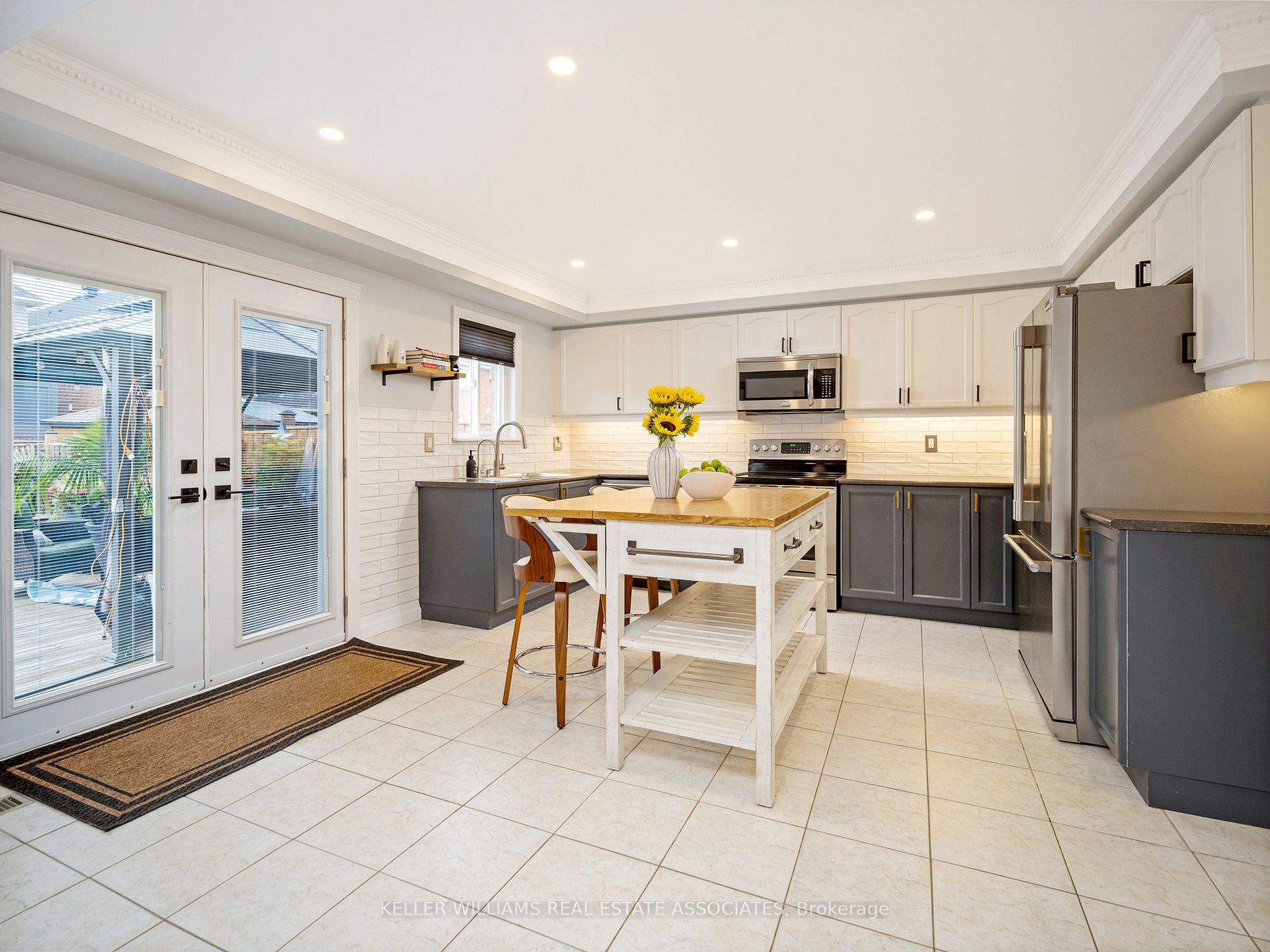 1139 Deacon Dr