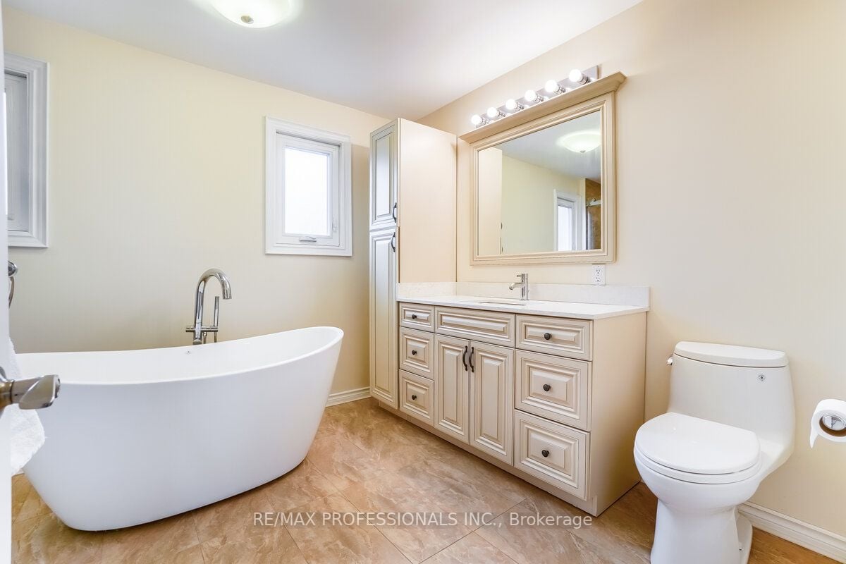 292 Laurentian Ave