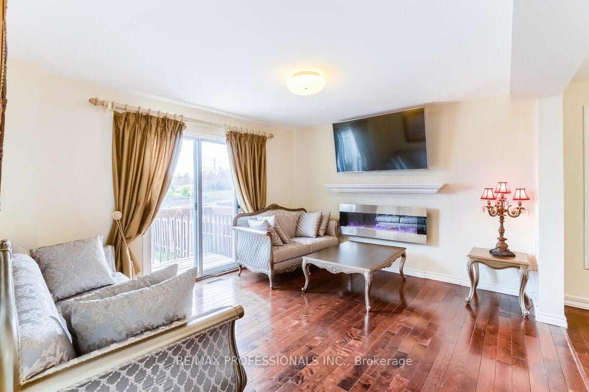 292 Laurentian Ave