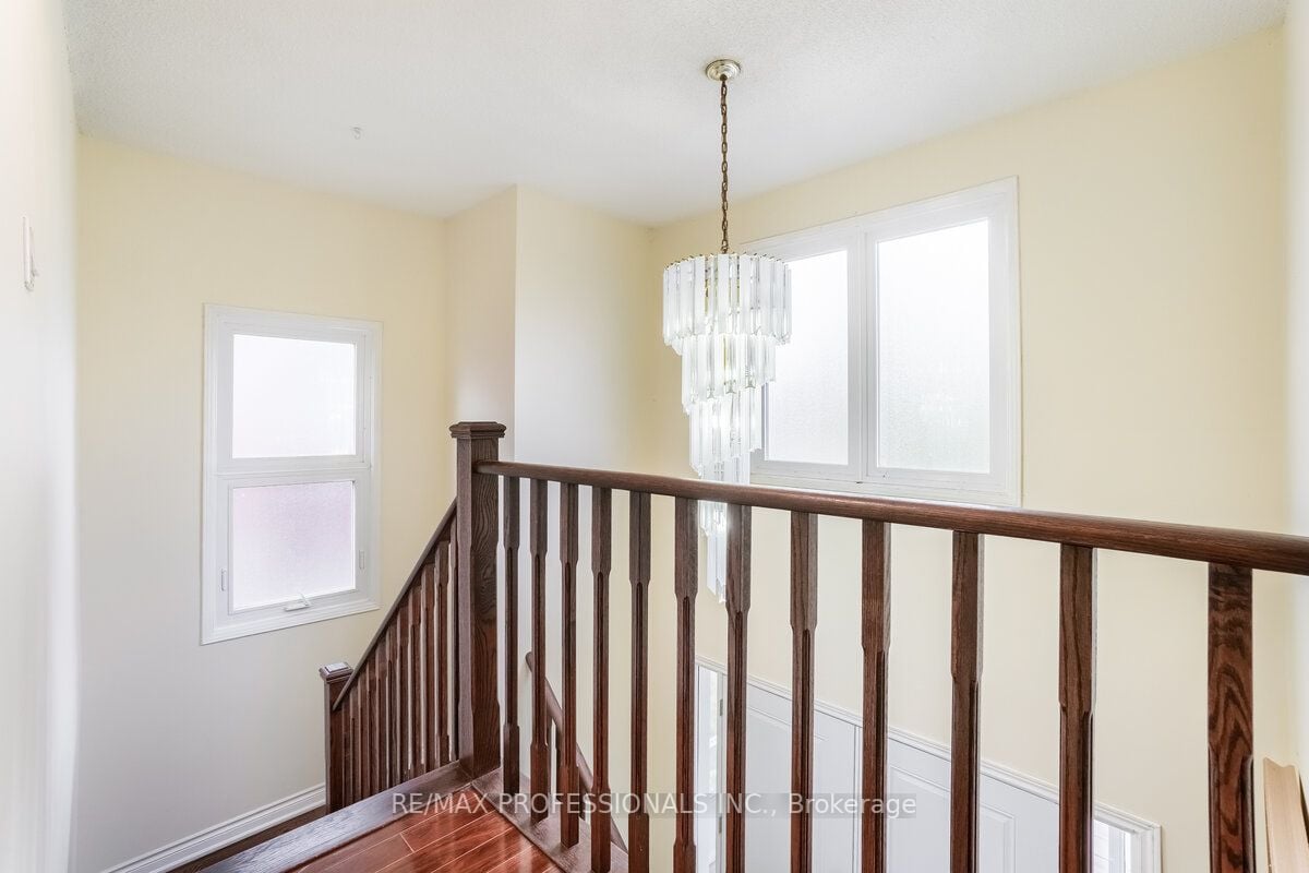 292 Laurentian Ave