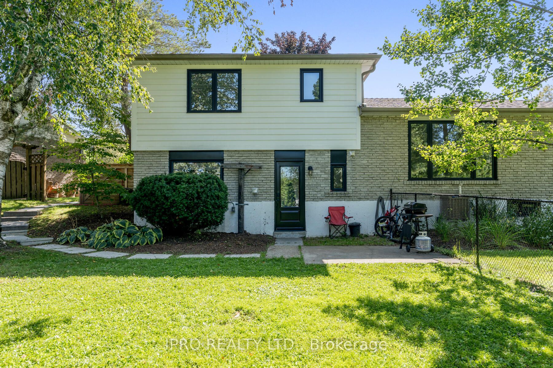 15 Fairview Pl