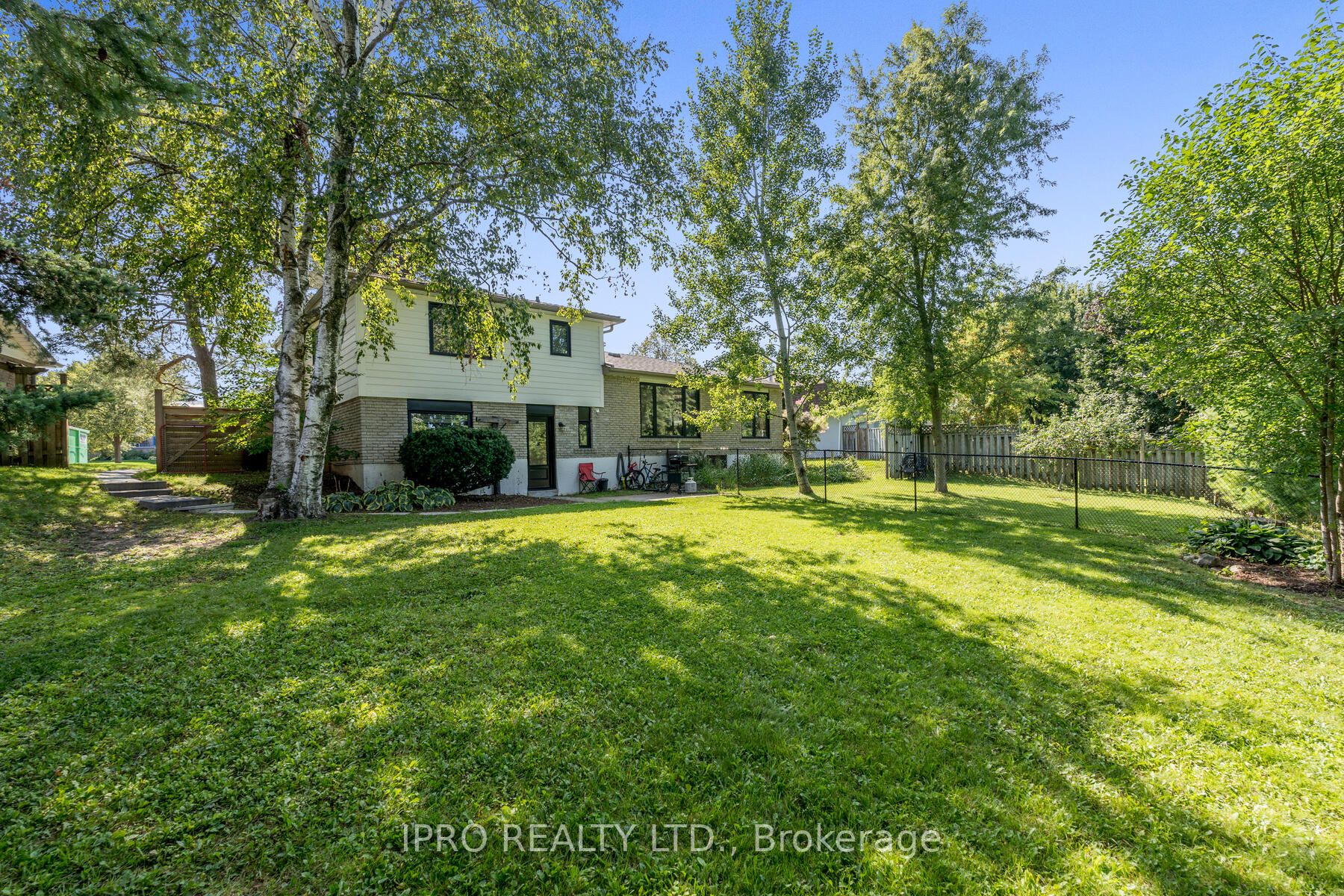15 Fairview Pl