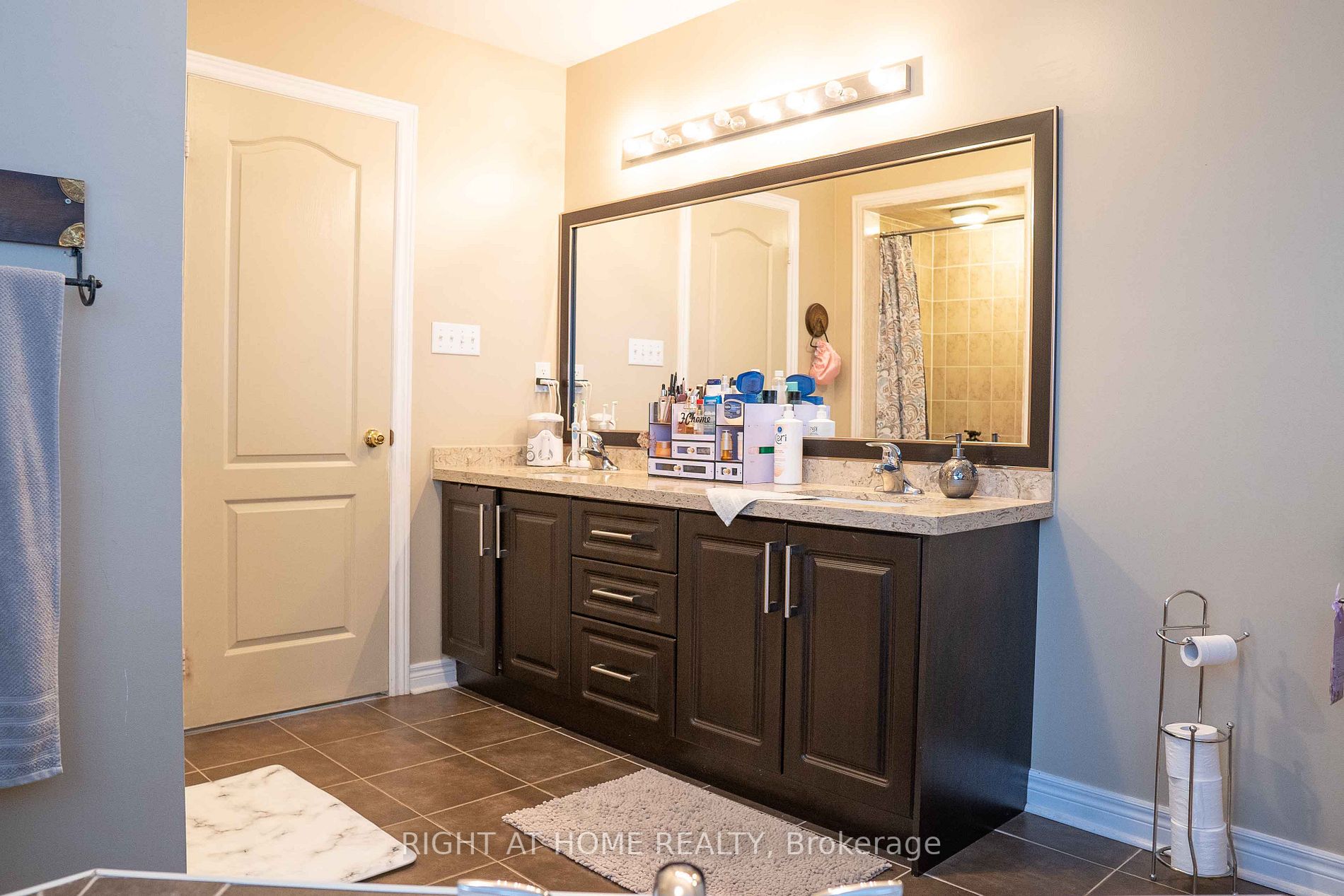 9 Laurentide Cres