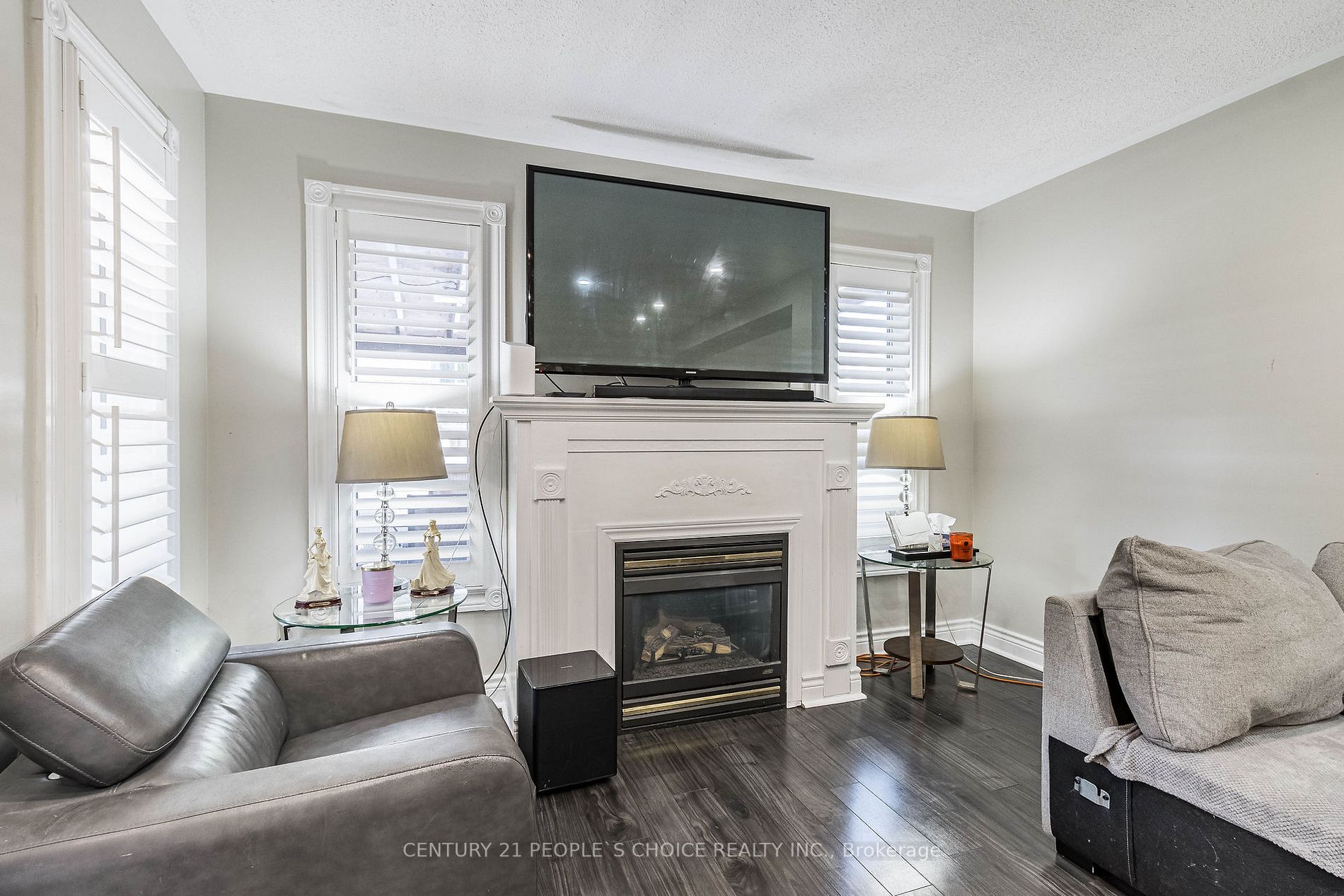 48 Castelli Crt