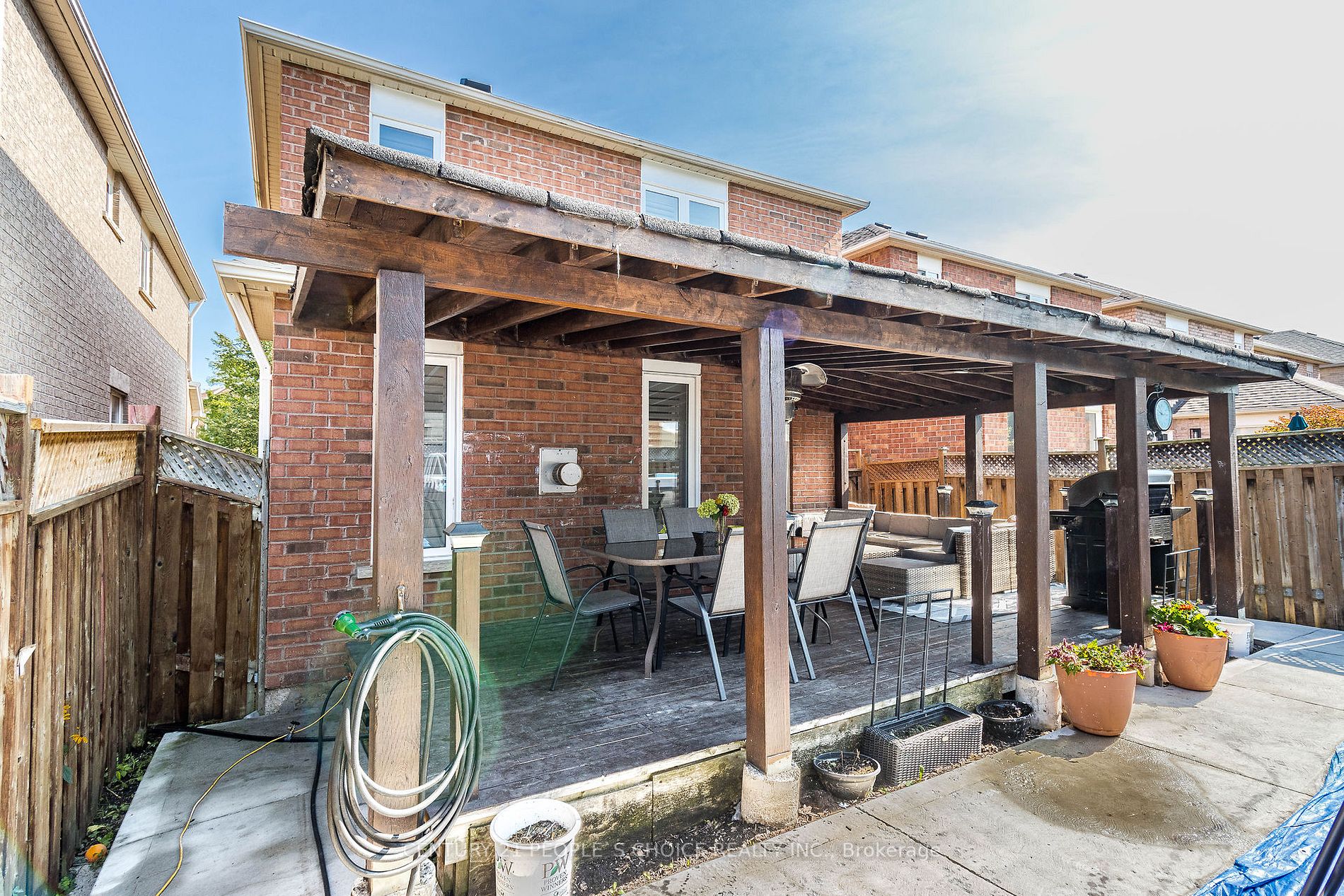 48 Castelli Crt