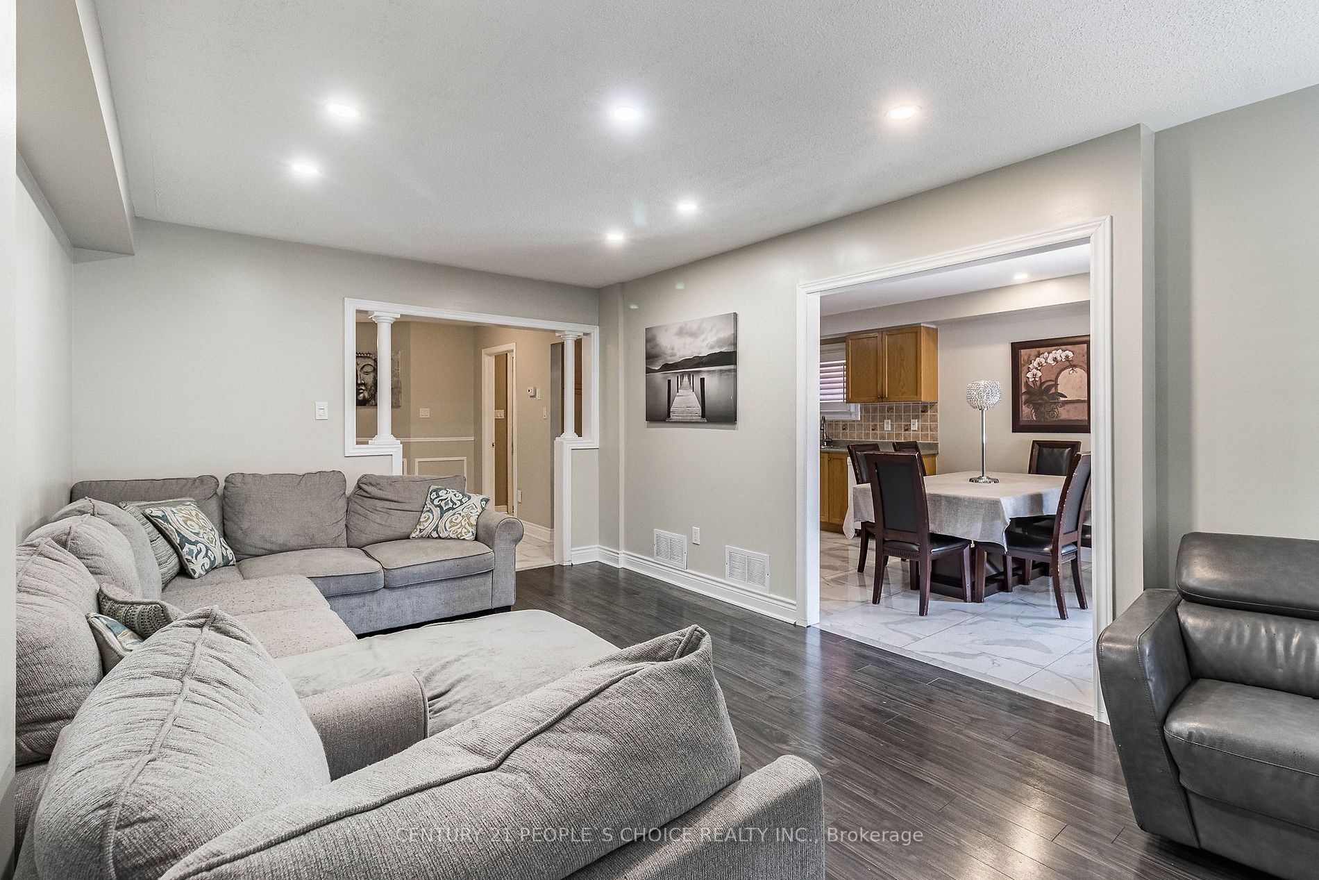 48 Castelli Crt