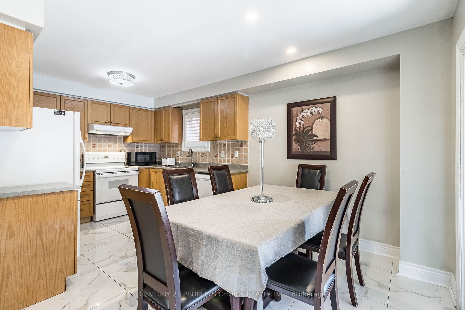 48 Castelli Crt