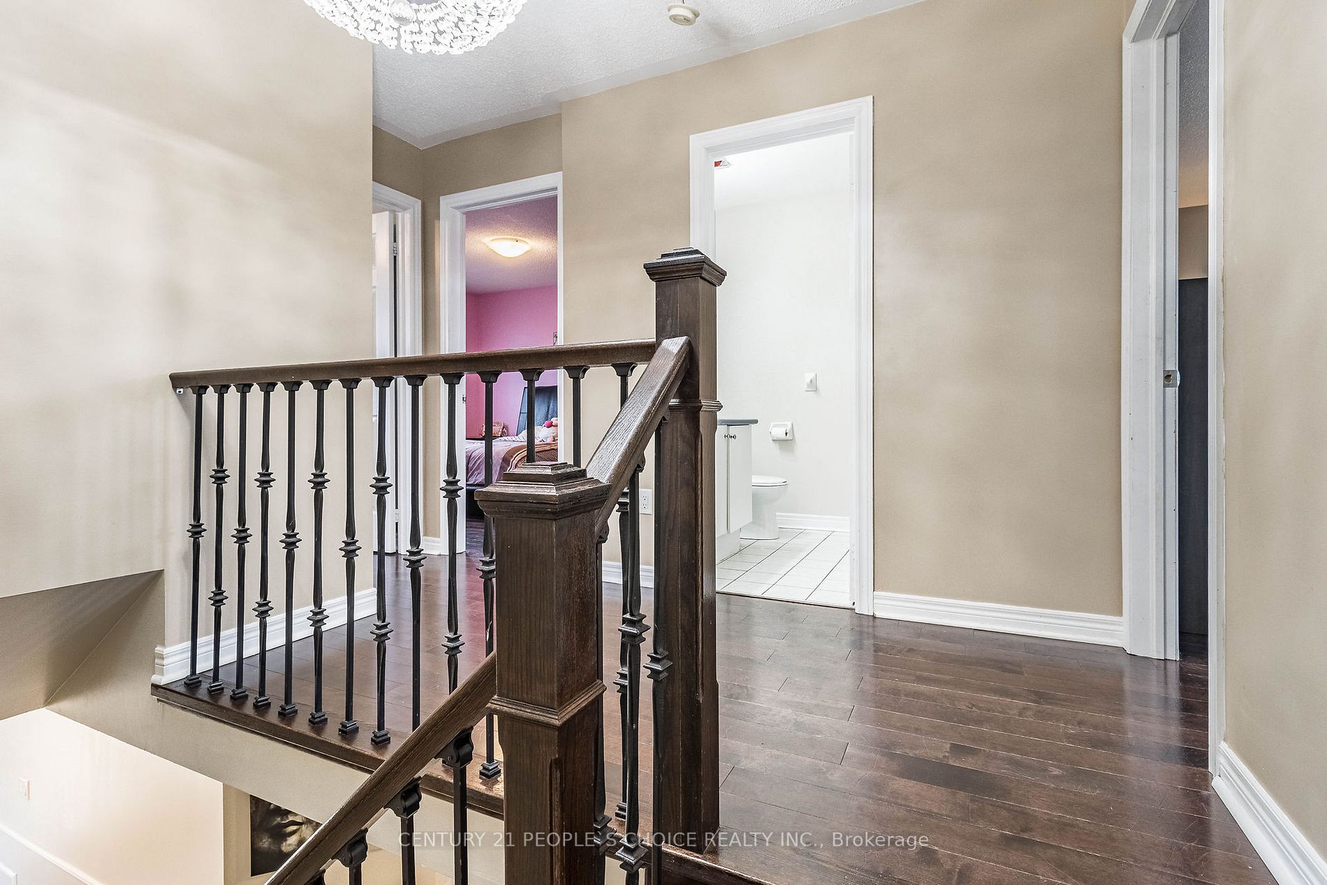 48 Castelli Crt