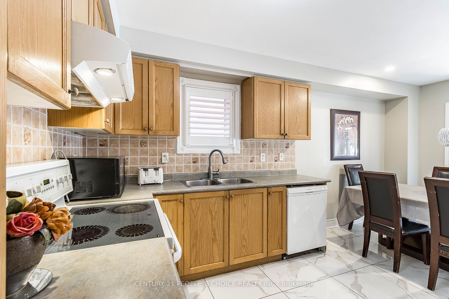 48 Castelli Crt
