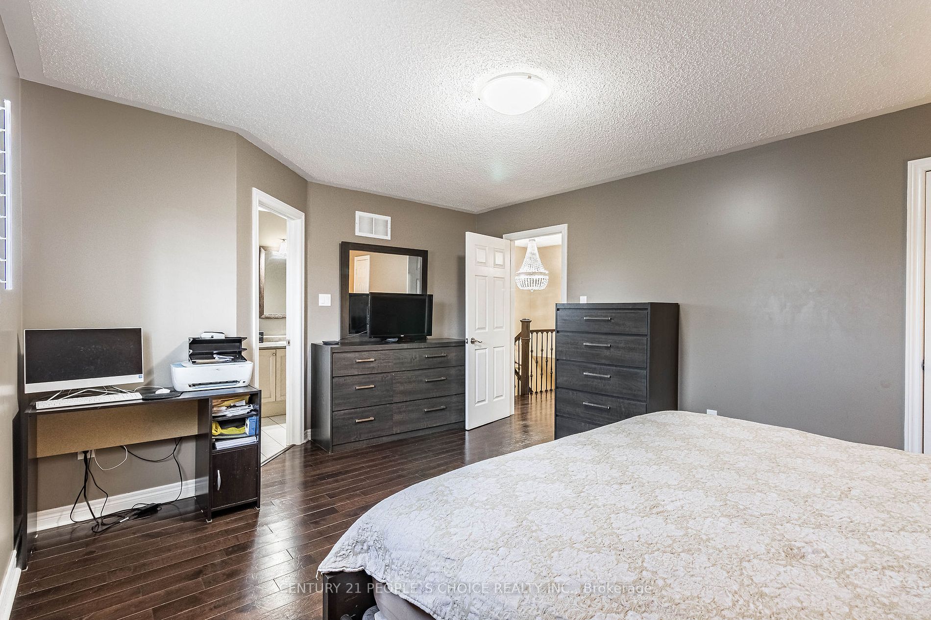 48 Castelli Crt