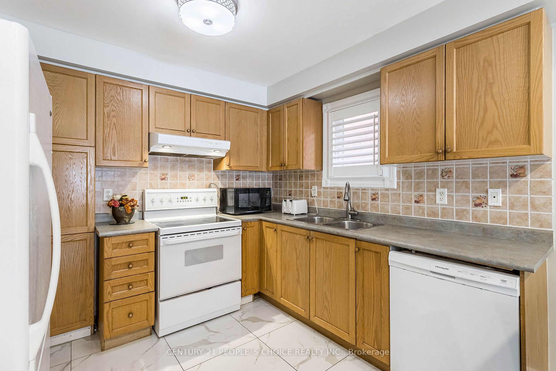 48 Castelli Crt