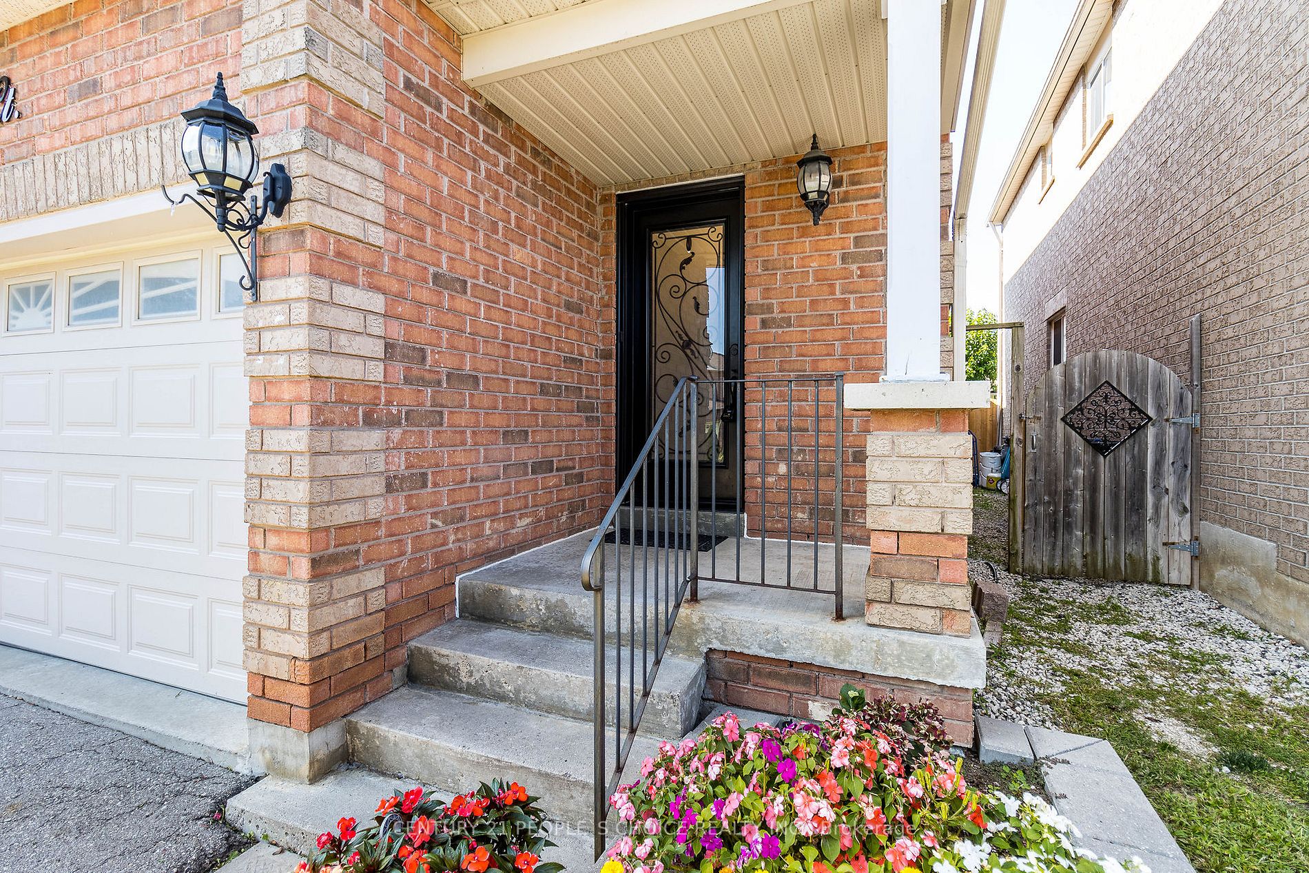 48 Castelli Crt