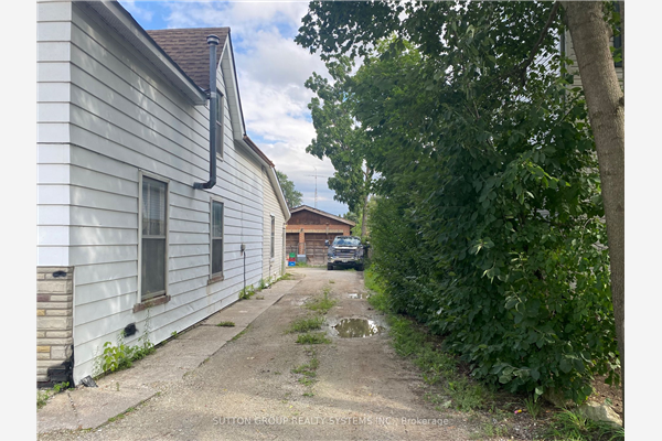 392 Pearl St, Milton