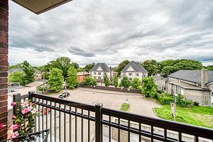 3563 Lake Shore Blvd W, #304