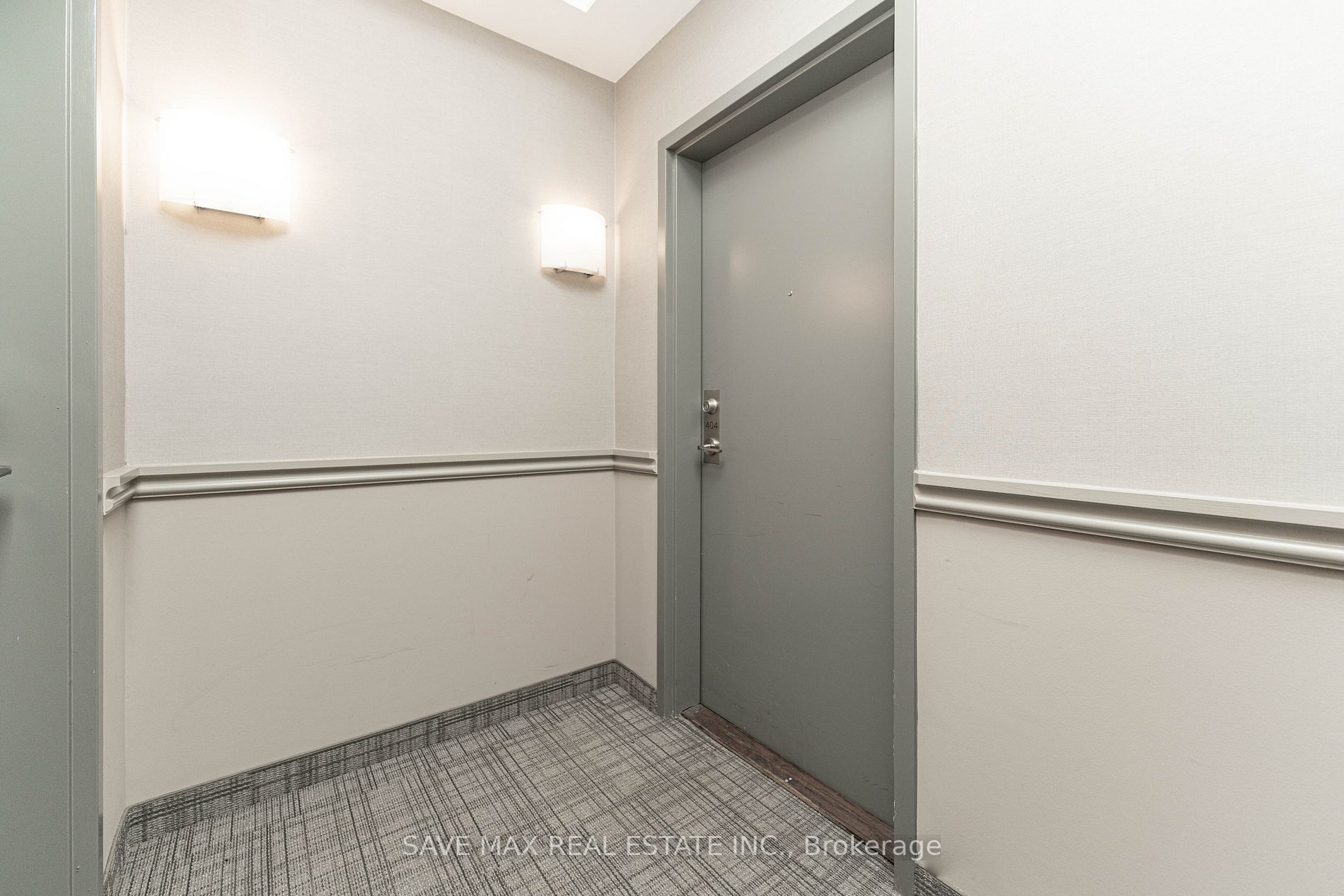54 Sky Harbour Dr, #404