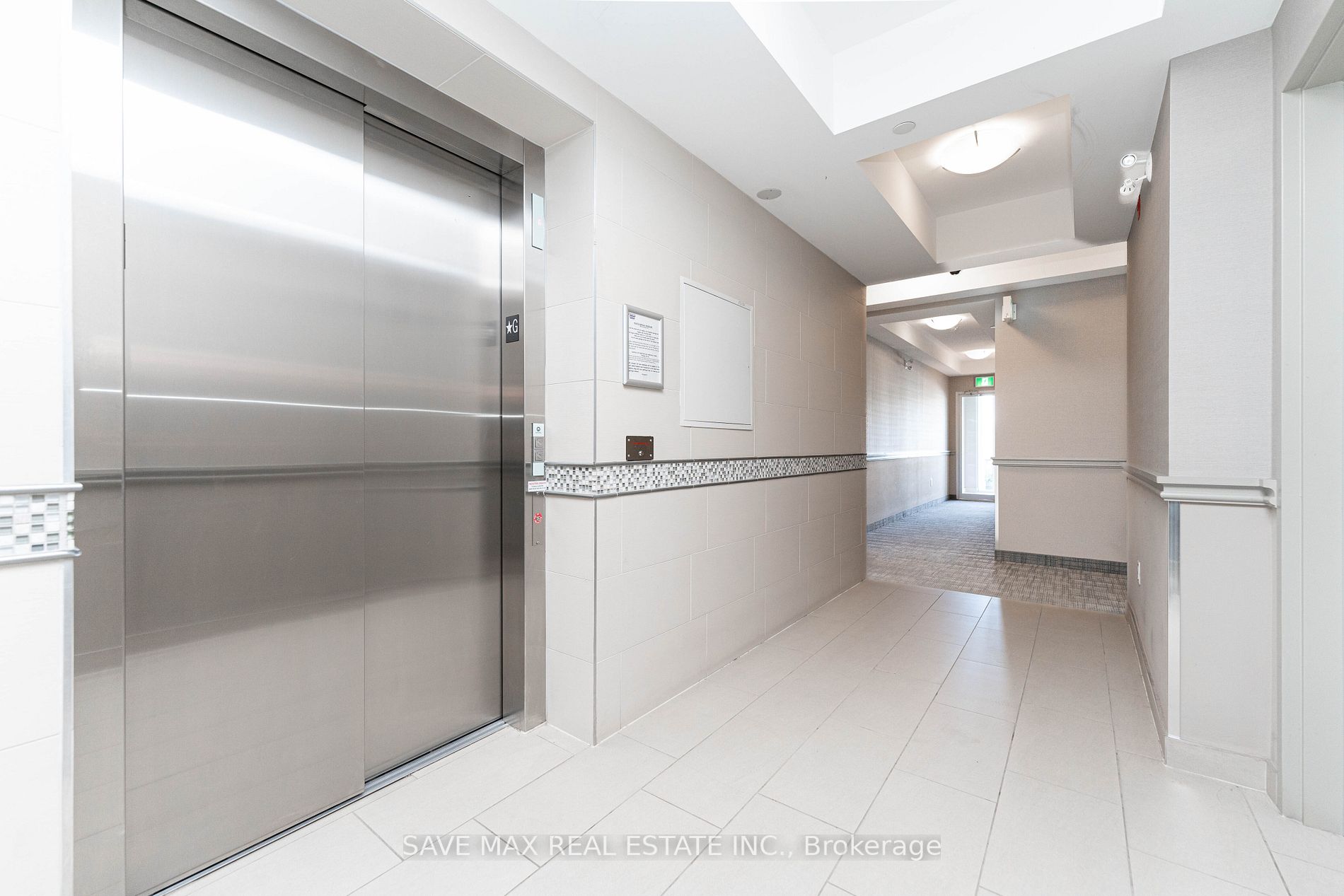 54 Sky Harbour Dr, #404