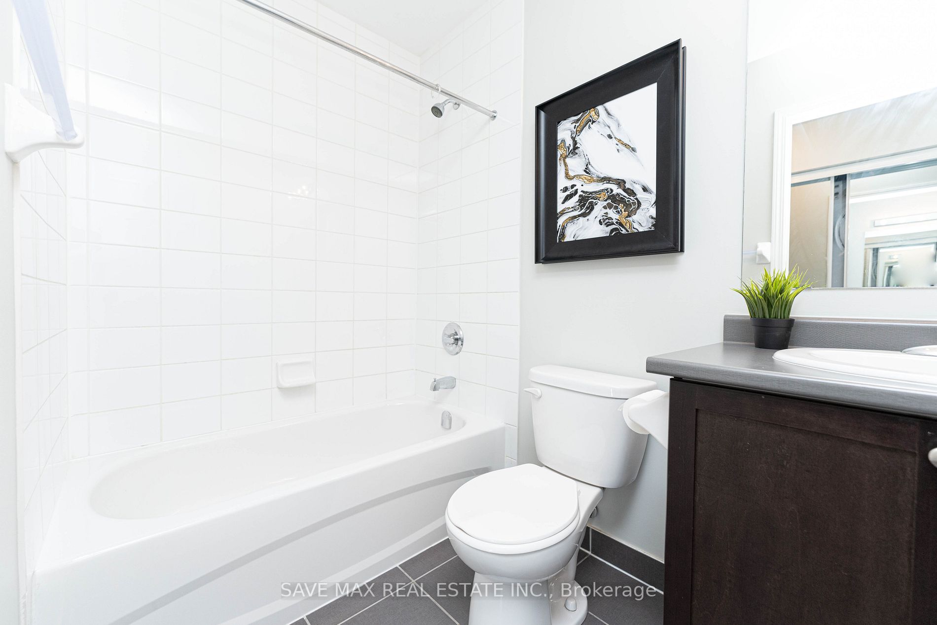 54 Sky Harbour Dr, #404