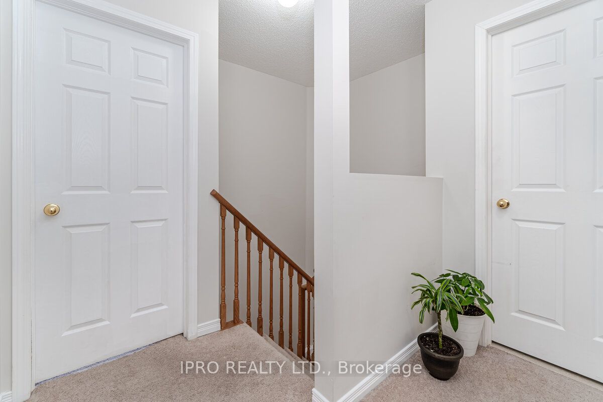 417 Hobbs Crescent