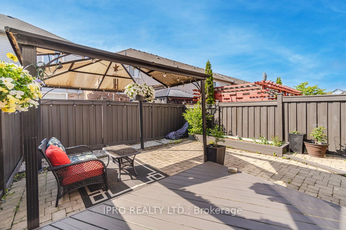 417 Hobbs Crescent