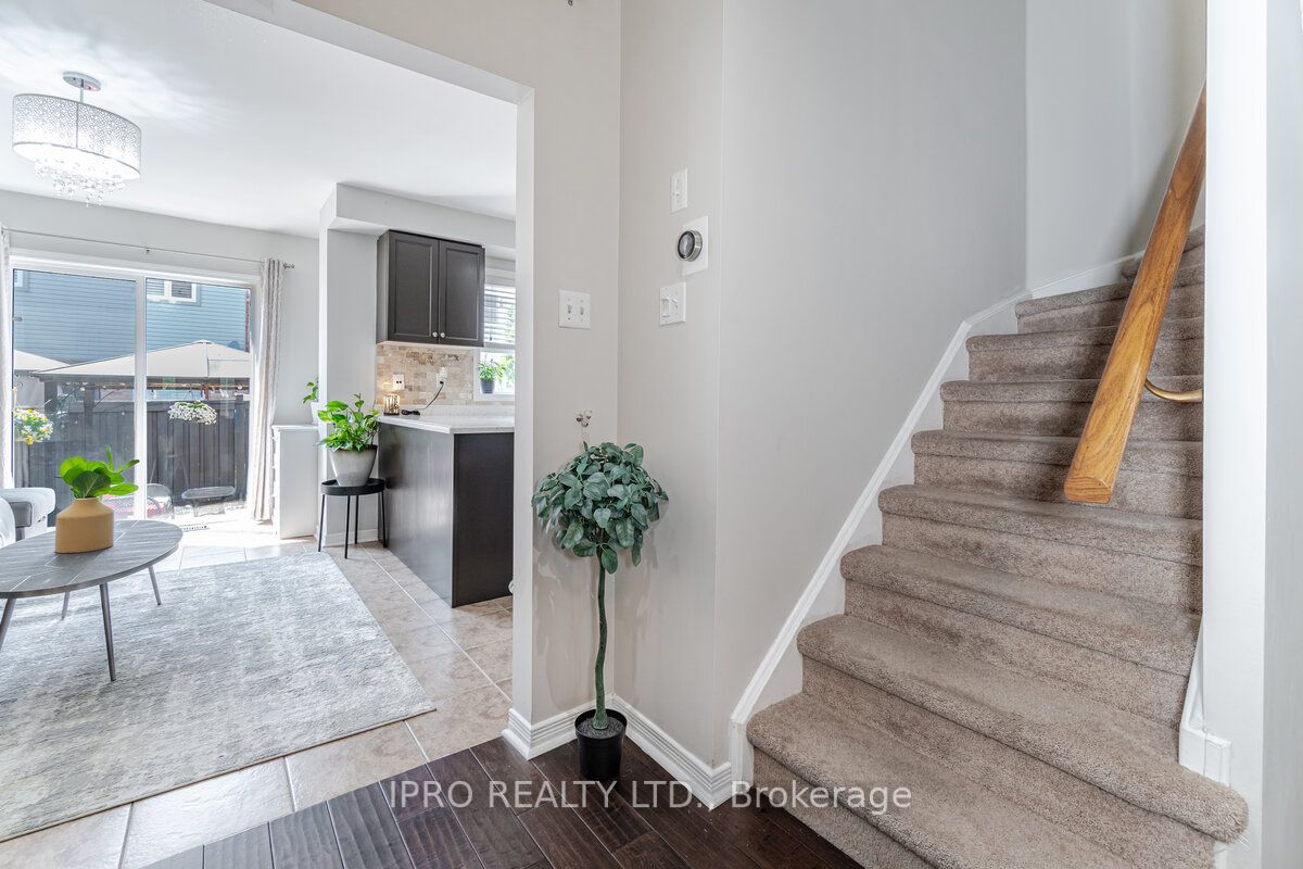 417 Hobbs Crescent