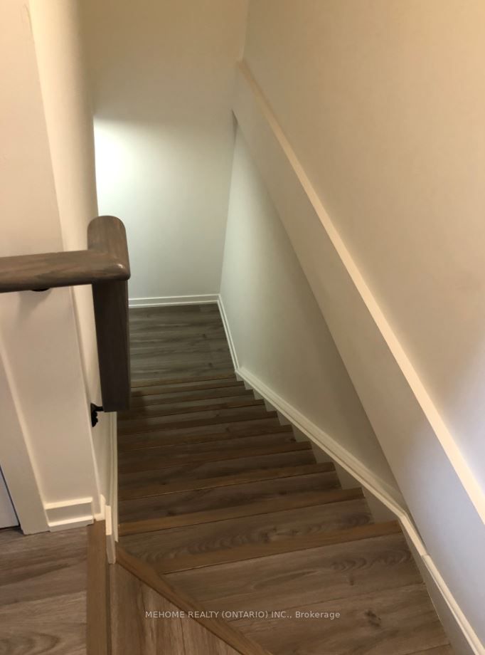 10 De Boers Dr, #Th04
