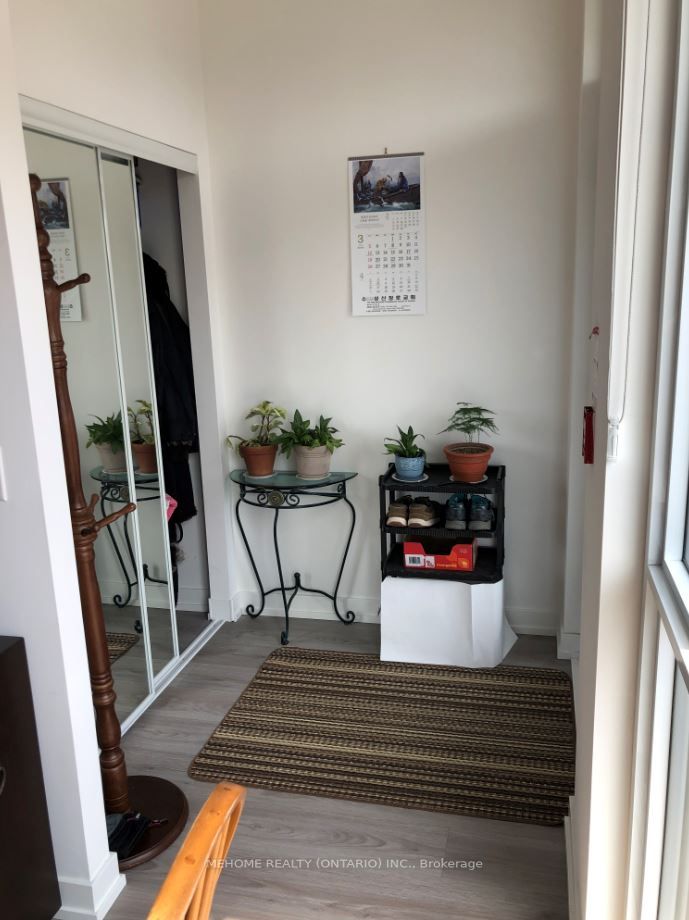 10 De Boers Dr, #Th04